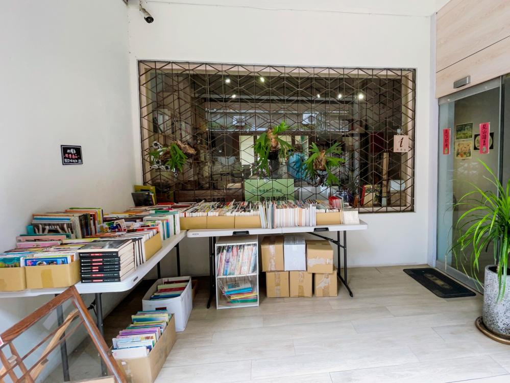 玫瑰色二手書店