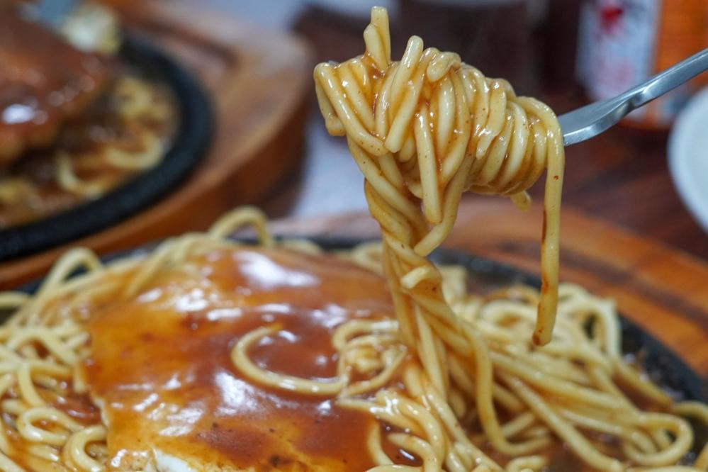 麥園紅牛牛排館